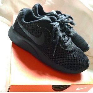✨SALE✨NIKE for kids (Sz:1c)